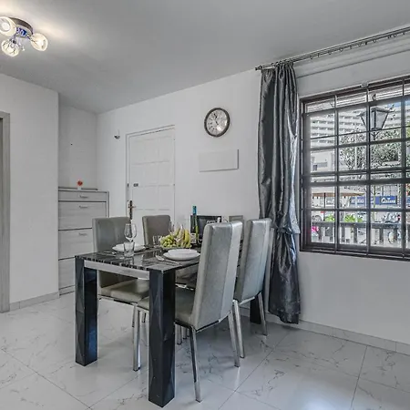 Appartement Amazing 3 Bedroom On The First Line Of The Americas Beach, Air Conditioner And Terrace Ocean View *